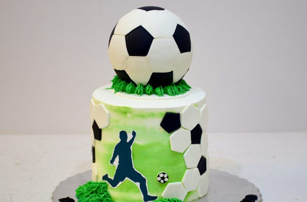 کیک تولد پسرانه فوتبالی
